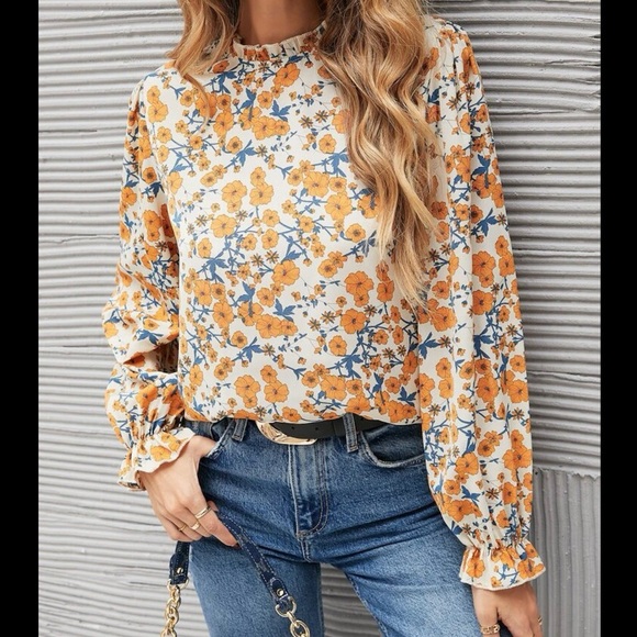 💰2/$20💰SHEIN Floral Top with Ruffle Trim - Picture 3 of 6